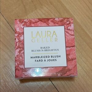 Laura Geller Marbleized Blush in tropical hues